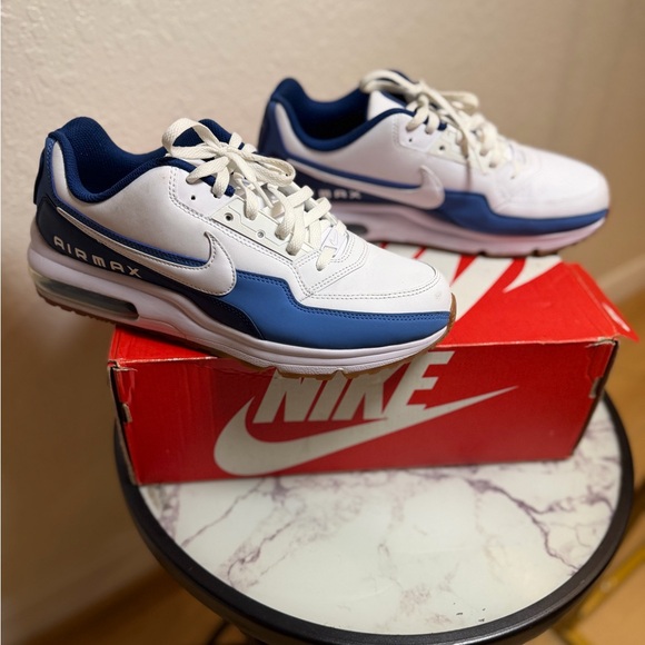 Nike Air Max White and Navy Sneakers